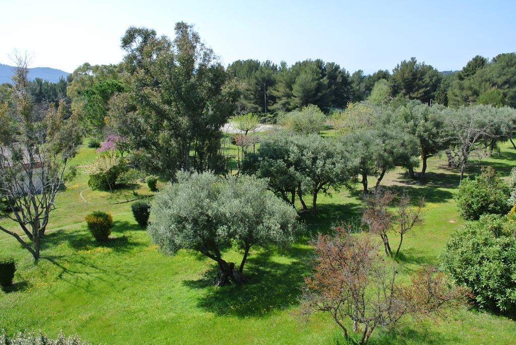 Apartamento Le Domaine Des Oliviers Saint-Cyr-sur-Mer Exterior foto